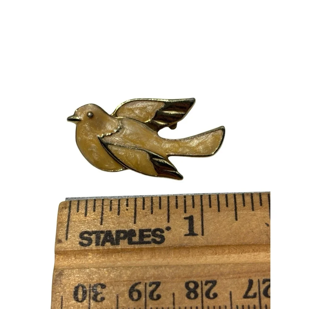 Vintage Gold Tone Sparkly Brushed Cream Enamel Peace Dove Bird Brooch Pin